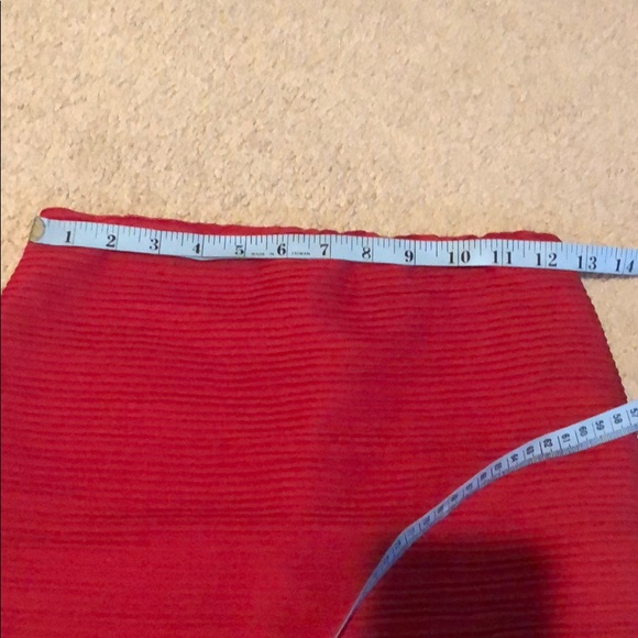 Red skirt S forever 21 - Picture 4 of 5